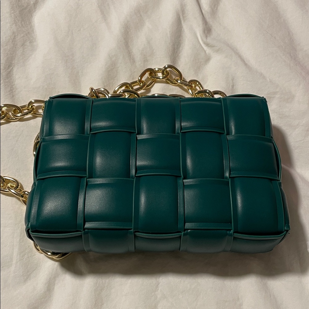 Desire Padded Woven Chain Handbag Green - Picture 11 of 11